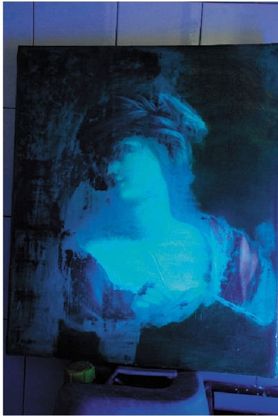 1.对作品进行紫外线检测