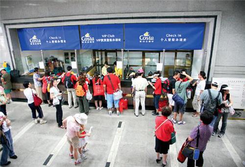 爆炸发生前天津港区域内的景象。