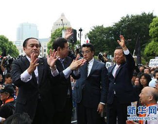 在野党代表现场演讲