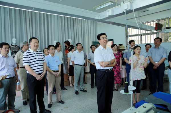 江苏省政协领导走访慰问特殊教育院校