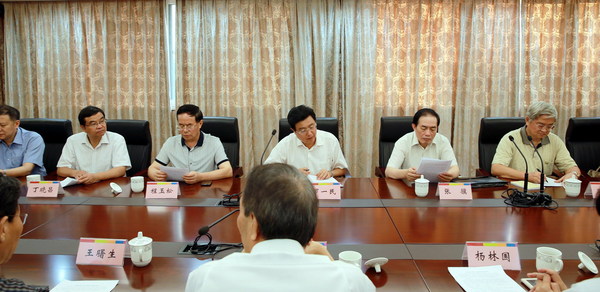 江苏省政协领导走访慰问特殊教育院校