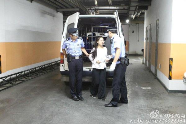 郭美美一审被判5年 起底郭美美干爹及涉赌炫富性交易真相