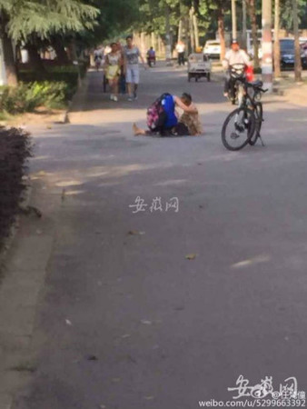 大学生扶老太被讹