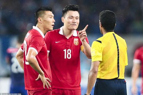 场外风波没影响郜林入国足，但这次……