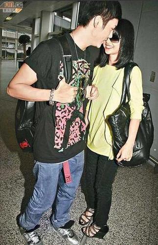 陈伟霆懒理传闻 被指一年前密谋甩阿sa与赵丽颖传绯闻