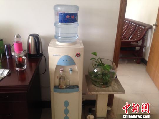 河北邢台多所中学收学生水费厂家免费提供给教师