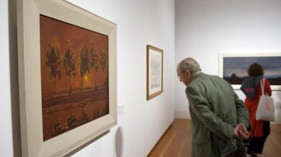 “盖因河畔的树”和其素描稿同时展出。