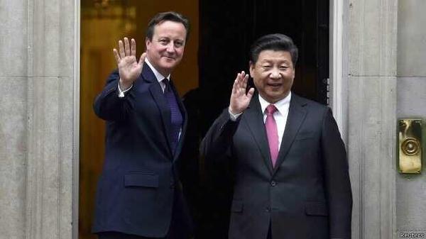 习近平抵达唐宁街10号会晤英国首相卡梅伦
