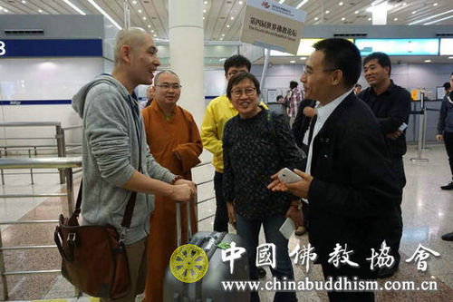 出席第四届世界佛教论坛的海内外佛教代表和嘉宾陆续抵达无锡报到参会5