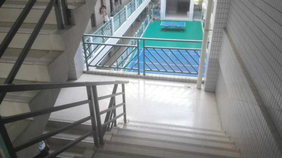 广外南国商学院大四女生在宿舍楼梯猝死