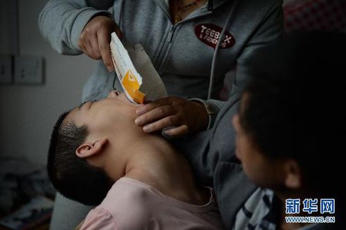 （关注贫困儿童）（3）“白酒女孩”程欣