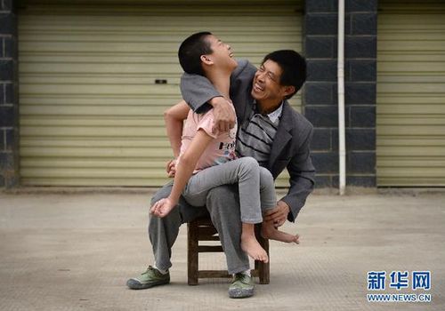 （关注贫困儿童）（5）“白酒女孩”程欣