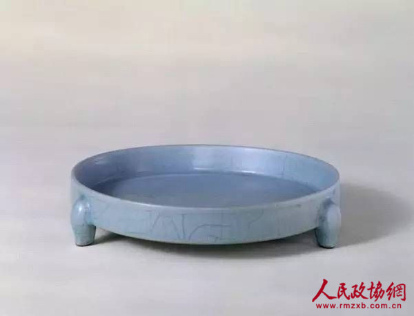 宋汝窑天青釉三足樽承盘_副本