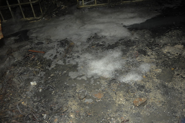 广东东莞发生火灾 疑黑油窝点爆炸 5 广东东莞发生火灾 疑黑油窝点爆炸 5