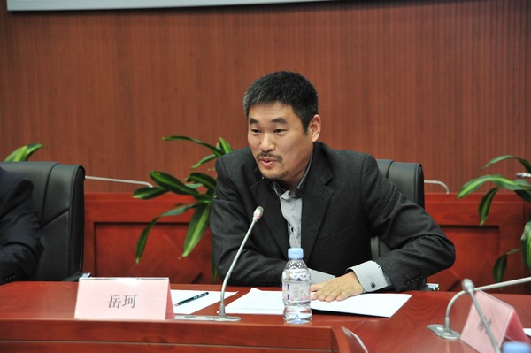 岳珂：《华豫之门》、《天下寻宝》古董鉴定专家（特邀主持）