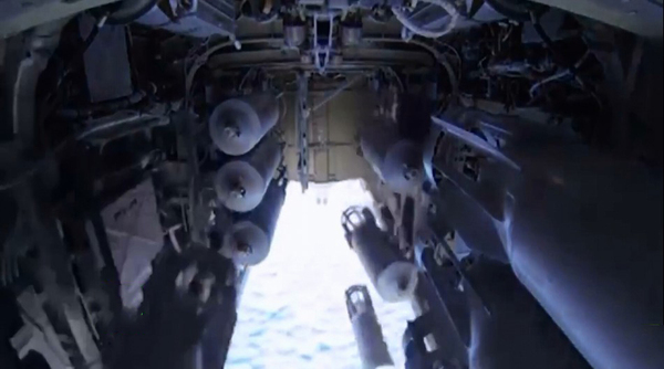 俄军对IS展开第二轮大规?？障?