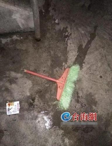 醉酒男教师冲进女宿舍打学生 动静太大曝打断了好几根扫把