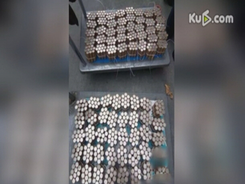 500斤母爱！单亲妈妈扛500斤硬币为女儿买房