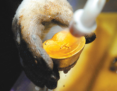 考古人员在南昌西汉?；韬钅怪鏖な抑蟹⒕虺雎硖憬? longdesc=