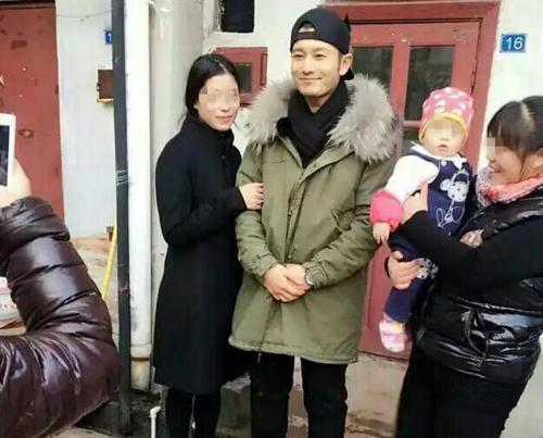 黄晓明现身青岛