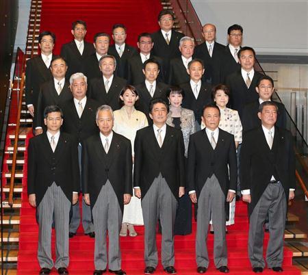 日媒：安倍政权两大支柱关系龃龉或牵动整个政局