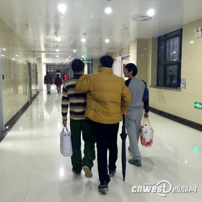 19岁少年染艾滋病自行手术