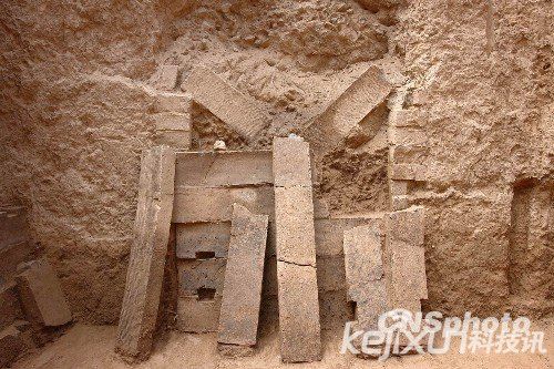 M1墓室封门砖。中新社孙伟刚 摄