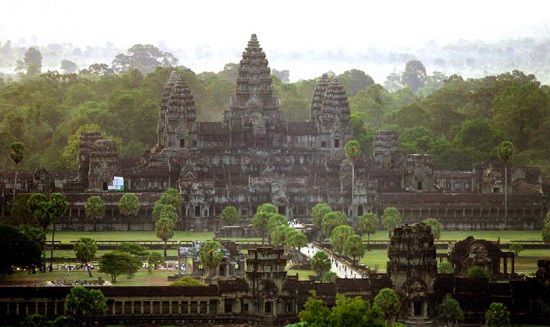 吴哥窟现宗教性地下建筑 曾被用作军事要塞(图)