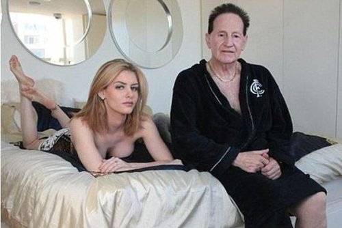 2014年，71岁高龄的澳大利亚医疗界大亨、千万富翁杰弗里于2014年1月他与第二任妻子离婚后，竟又与一名年仅25岁的美国女模特加比坠入爱河，并在不久之后结婚。