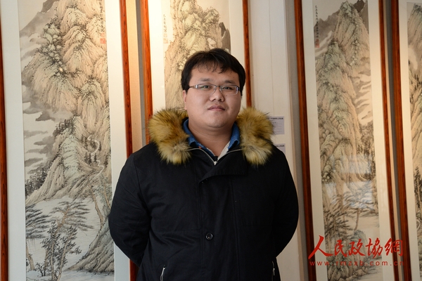 参展艺术家马圣超接受人民政协网记者采访