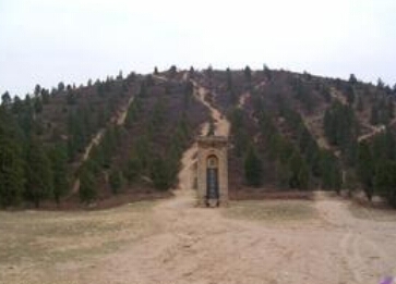 盗墓贼专偷女盖骨为女儿治精神病 盘点中国盗墓史十大盗墓贼