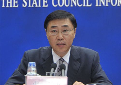 2015年5月15日,时任工信部副部长尚冰出席国务院政策吹风会，介绍网络提速降费等情况。图片来源：工信部网站