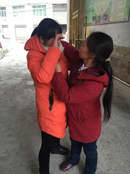 湖北女子凭记三字“密码” 被拐26年后奇?；丶?