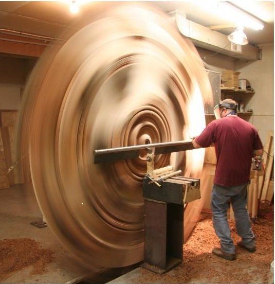 废弃木头被木匠化腐朽为神奇