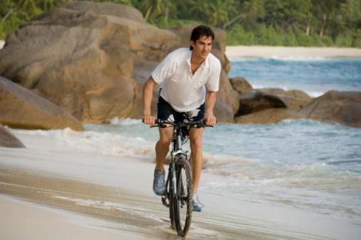 这种人睡前千万不能喝牛奶