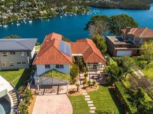 不过，要等交易最终完成后才能确定这笔交易的金额是否属于悉尼史上第二高，仅次于一位华裔富豪去年用7000万澳元从赌场大亨小派克(James Packer)手中买下的另一栋豪宅。