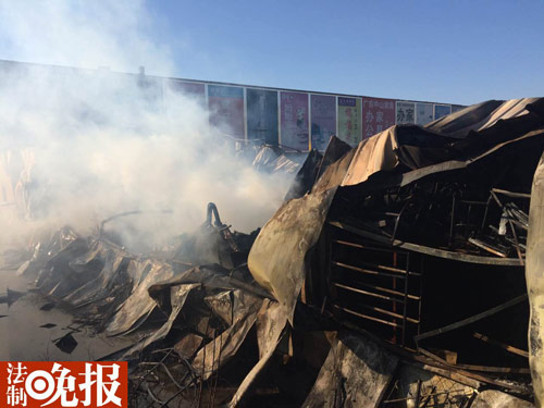火灾现场 摄影 郭谦