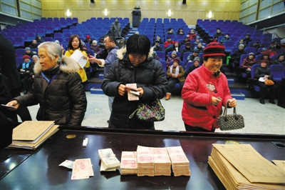 三名“专家”在京开讲座卖假药 发鸡蛋挂面骗23万 三名“专家”在京开讲座卖假药 发鸡蛋挂面骗23万