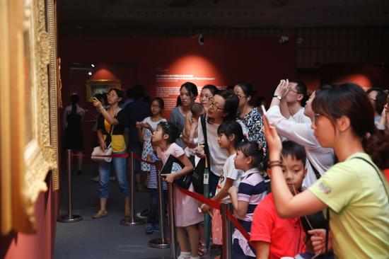 第二届南京国际美术展大师展参观现场