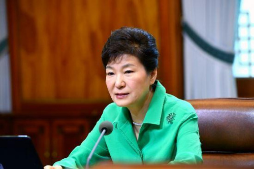 朴槿惠强调为青年创工作岗位吁劳资双方共同努力