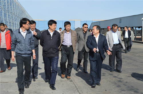 9梁铁城副主席（前左二）带领调研组就“加快煤炭物流园区建设，推进中蒙务实合作”赴乌兰察布市考察调研_副本
