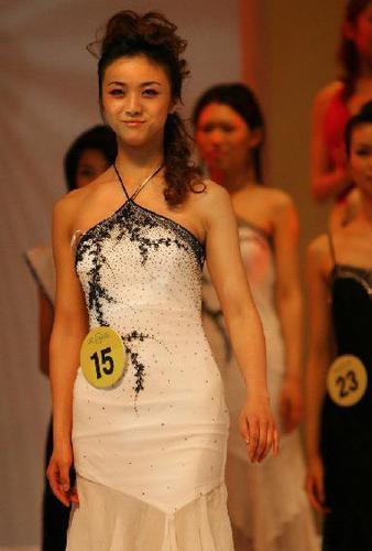 汤唯选美比基尼照 女神也有青涩时凭色戒王佳芝成名遭封杀