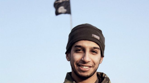 极端组织IS发布巴黎恐袭案“攻击者视频”