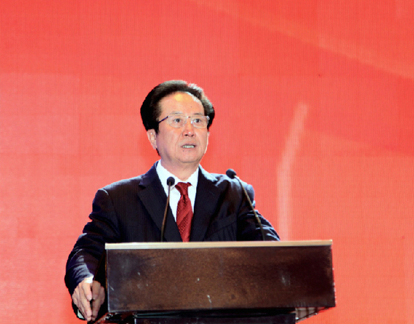 全国政协经济委员会副主任陈经纬