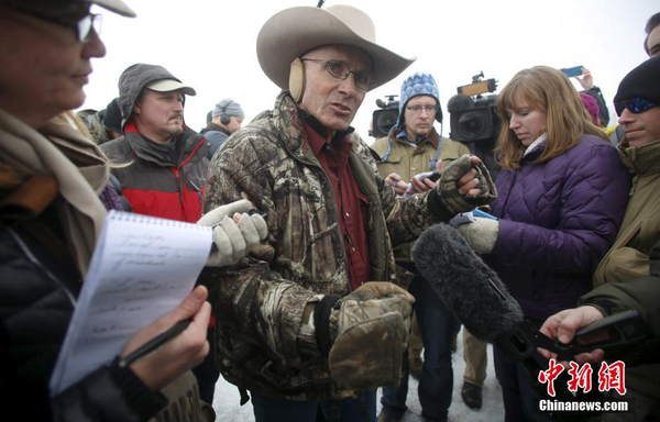 美国民兵团体与FBI激烈枪战3