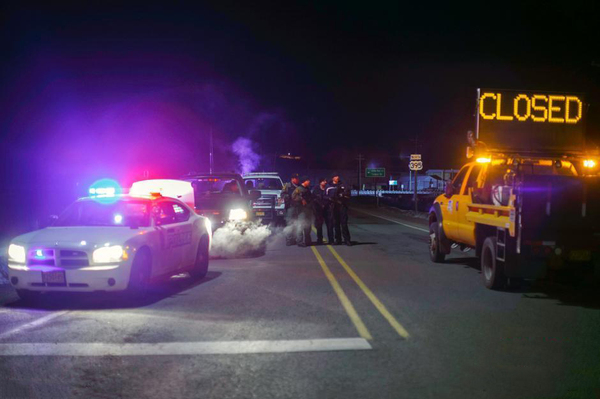 美国民兵团体与FBI激烈枪战5