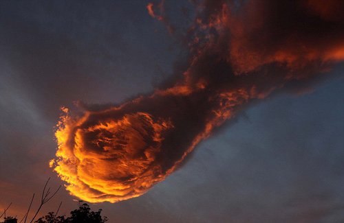 当地时间26日早间，气象博主罗格里奥·帕切科（Rogerio Pacheco）拍下了这惊人的奇观，并将照片分享在自己的部落格上。