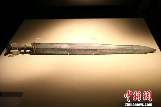 2400多年精美“吴王夫差剑”西安露真容