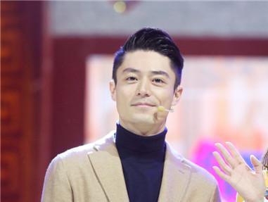 霍建华自曝被催婚 网友调侃：问过胡歌吗？