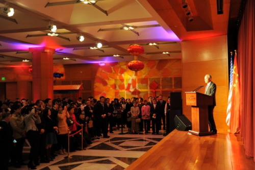 中国驻美大使：中美要加强对话沟通有效管控分歧